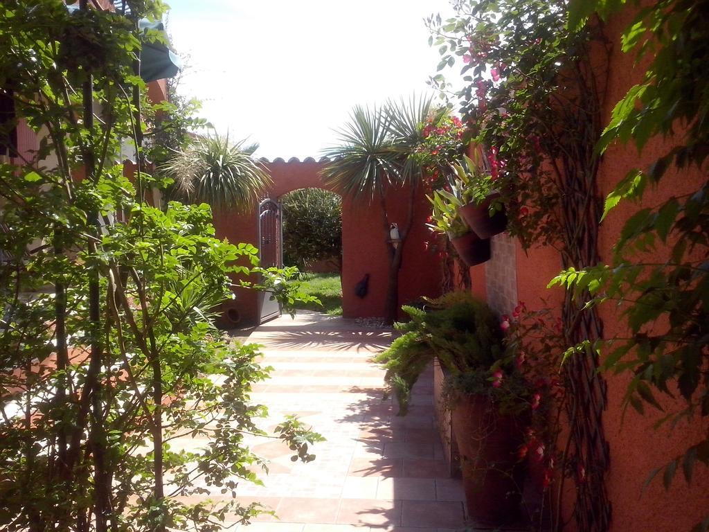 La Gentoliere Bed & Breakfast Pollestres Exterior photo