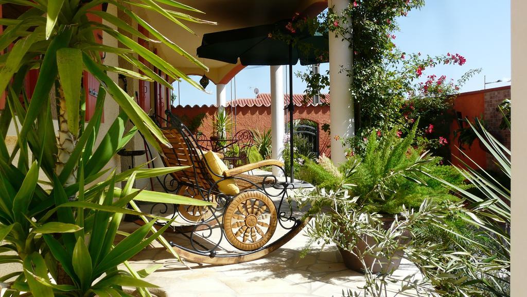 La Gentoliere Bed & Breakfast Pollestres Exterior photo